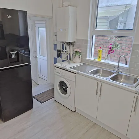 בית נופש Group-friendly 6-br With Parking *
